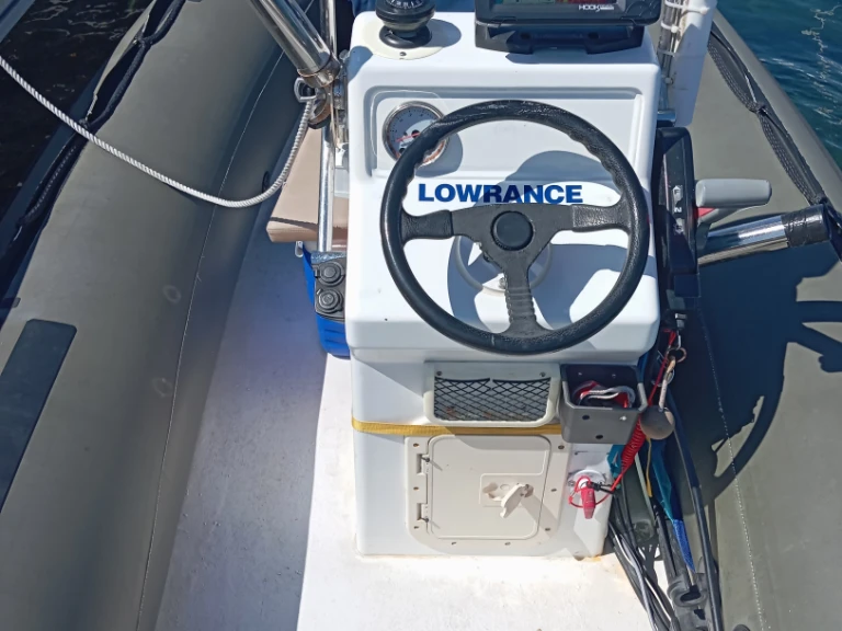 Schlauchboot mit oder ohne Skipper Lomac mieten in Saint-Raphaël
