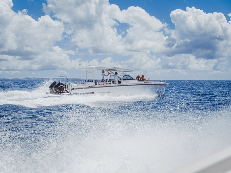 Motorboot mieten in Baie Nettlé zum besten Preis