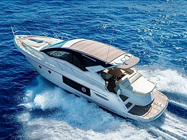 Yacht mit oder ohne Skipper Cranchi mieten in Antibes