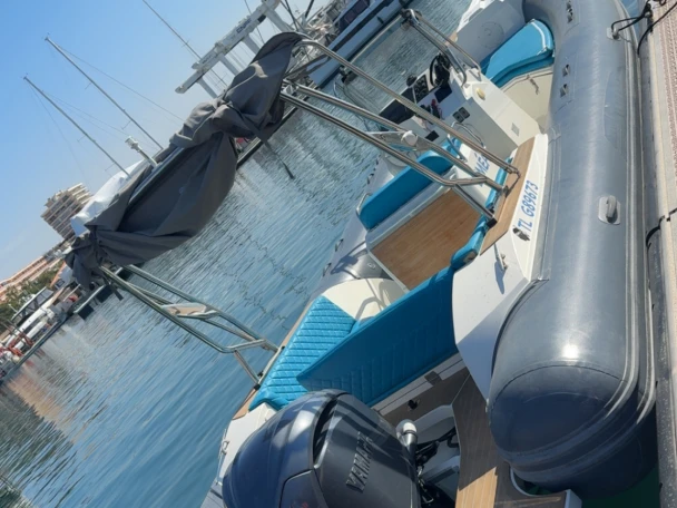 YachtCharter in Fréjus - Capelli Tempest 775 Open auf SamBoat