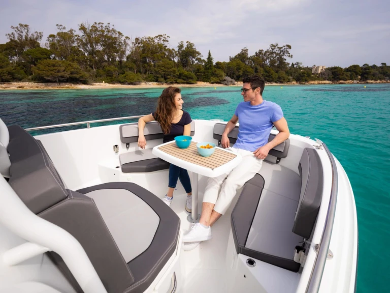 Jeanneau Cap Camarat 7.5 CC mieten Rapallo