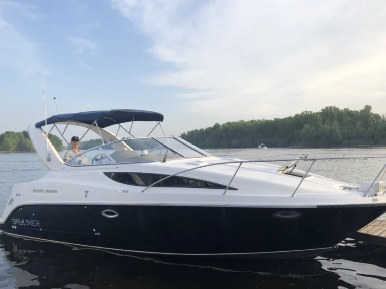 Ein Bayliner Bayliner 285 Cruiser mieten in Nizza