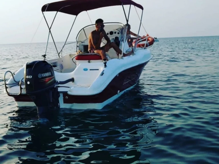 Ein Albatros Cabinato mieten in Fasano