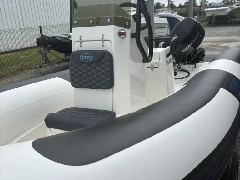 Boot mieten Séné günstig 3D Tender 535 Limited