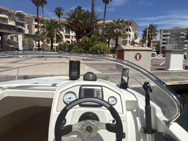 YachtCharter in Port Fréjus - Jeanneau Cap Camarat 5.5 WA auf SamBoat