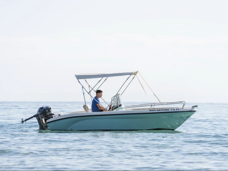 Motorboot mit oder ohne Skipper Ranieri mieten in Zakynthos