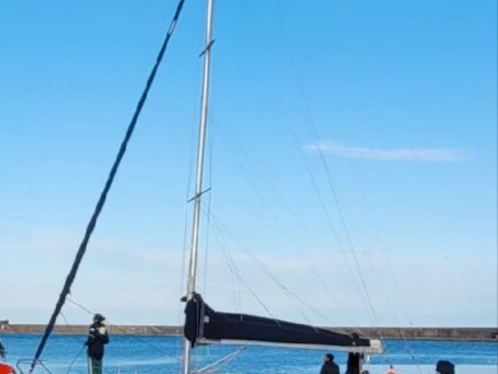 Ein Jeanneau Selection 37 mieten in Lorient