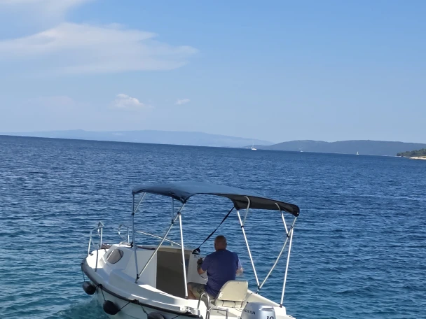 Motorboot mieten in Vinišće zum besten Preis