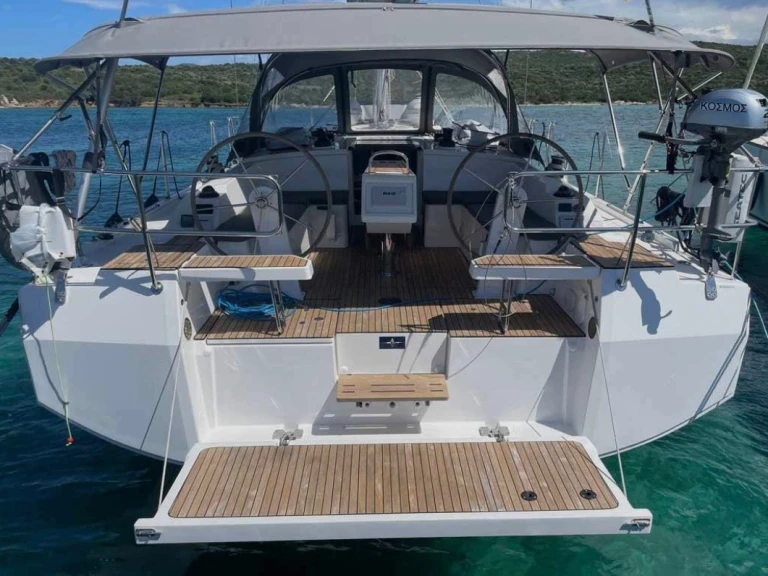 Ein Bavaria Bavaria C42 /3cab mieten in Skiathos