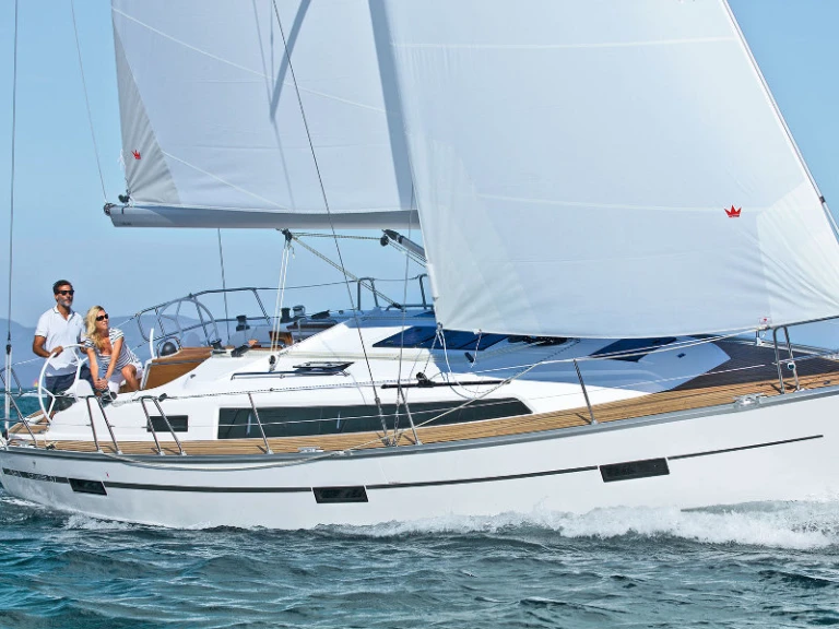 YachtCharter in Pula - Bavaria Cruiser 37 auf SamBoat