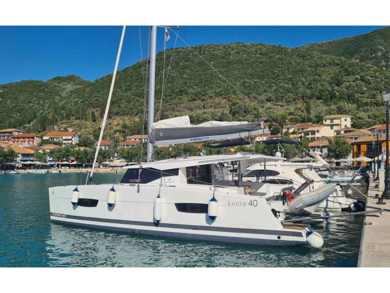 Katamaran mit oder ohne Skipper Fountaine Pajot mieten in Gouviá