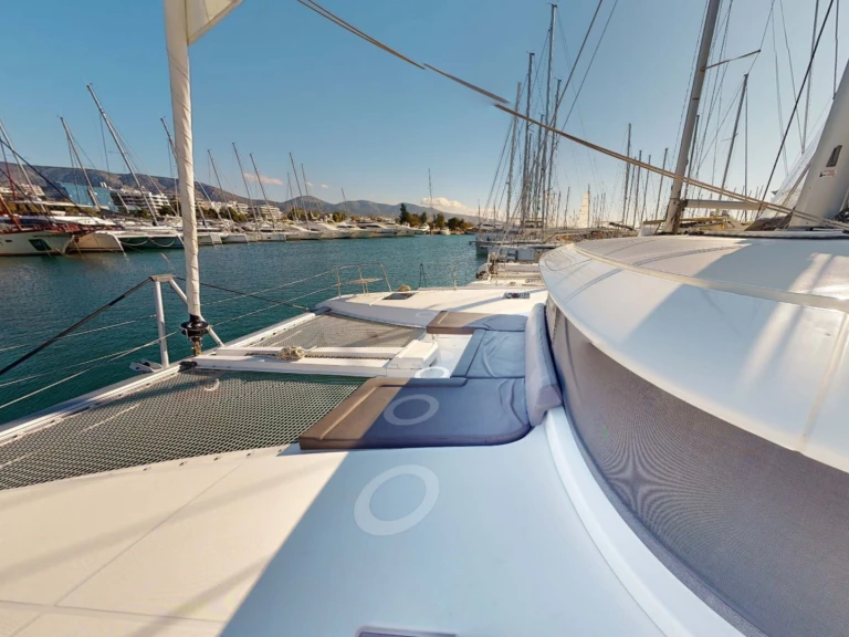 YachtCharter in Álimos - Lagoon Lagoon 46 Fly (6 cab.) auf SamBoat