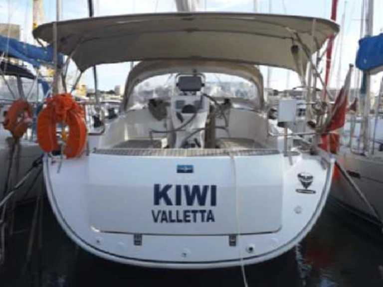 Ein Bavaria Bavaria Cruiser 36 /3cab mieten in Kalkara