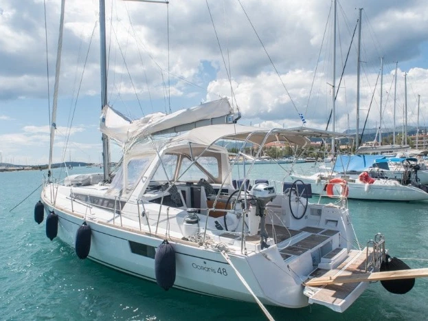Bénéteau Oceanis 48 /5cab mieten Ávdira