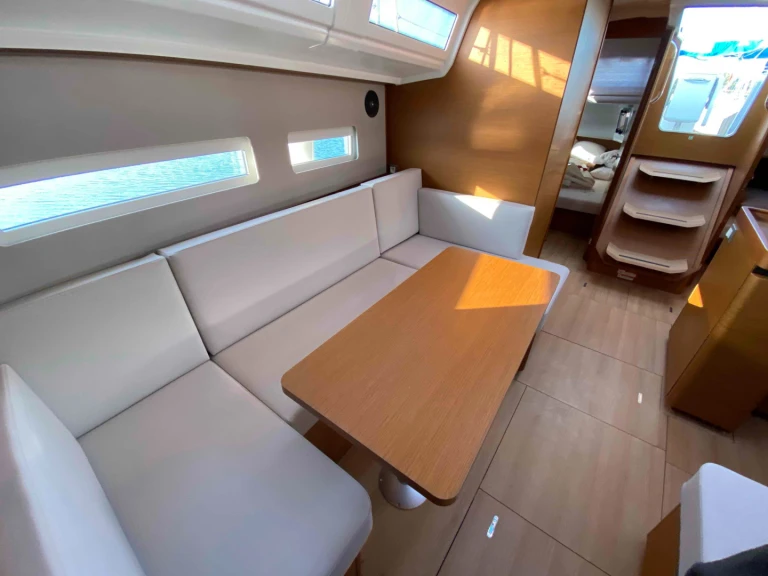 YachtCharter in Lefkáda - Jeanneau Sun Odyssey 410 /3cab auf SamBoat