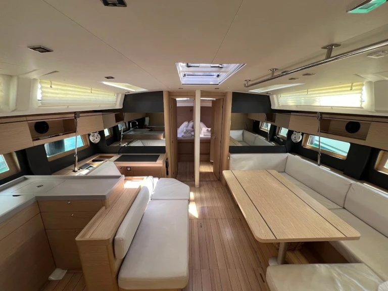 Bénéteau Oceanis 51.1 /6cab mieten Gouviá