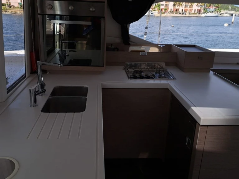 Bootsverleih Fountaine Pajot Astréa 42 Quatuor CAT/6 cab Propriano Samboat