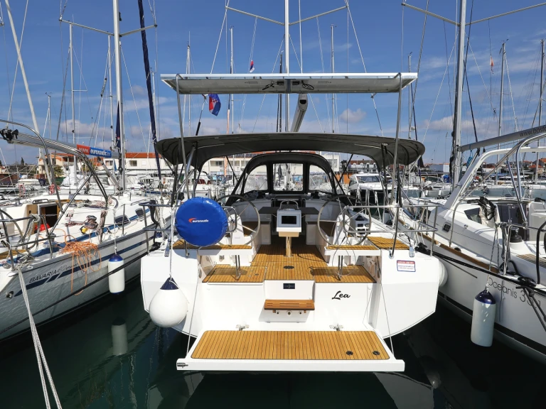 Ein Bavaria Bavaria C38 mieten in Biograd na Moru