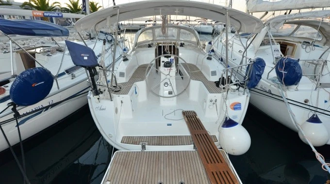 Ein Bavaria Cruiser 33 mieten in Biograd na Moru