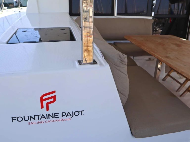 Fountaine Pajot Lucia 40 mieten Álimos