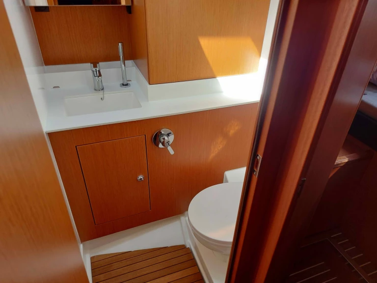 YachtCharter in Álimos - Bavaria Bavaria C57 /5cab auf SamBoat