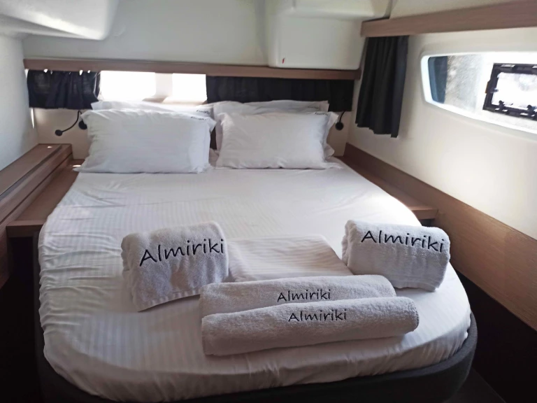 Ein Fountaine Pajot Isla 40/5 cab mieten in Paros (Insel)