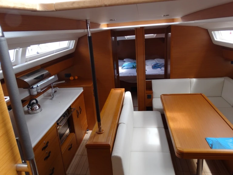 Boot mieten Volos günstig Jeanneau 54 /6cab