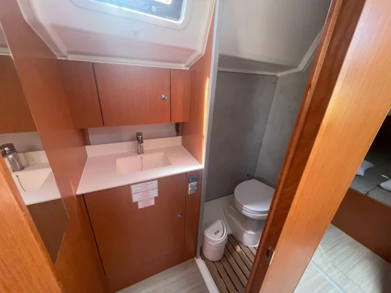 Ein Bavaria Bavaria C42 /3cab mieten in Paros (Insel)