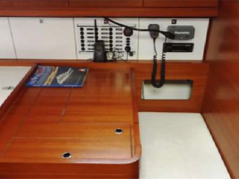 Boot mieten Kalkara günstig Dufour 450 /4cab
