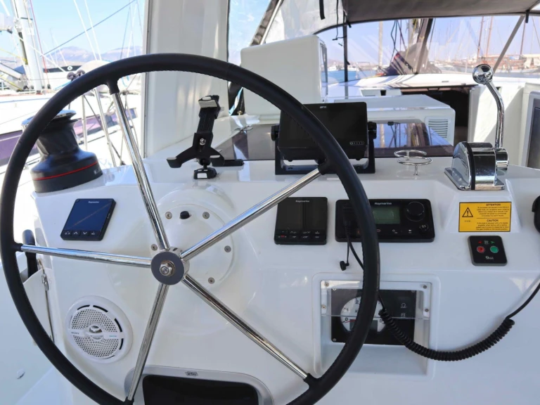 Segelboot mieten in Néa Péramos zum besten Preis