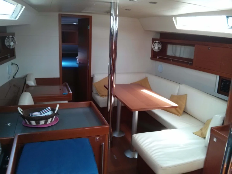 Vermietung Segelboot Bénéteau mit Führerschein