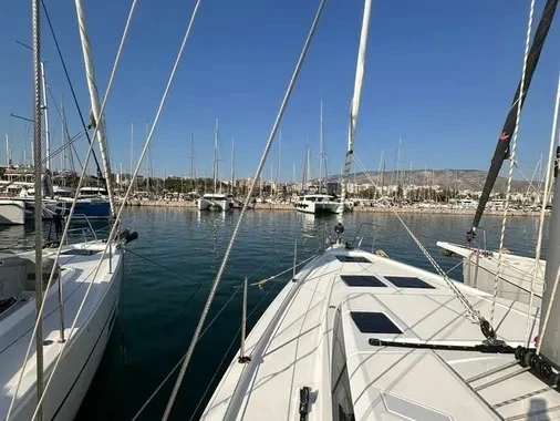 Ein Bavaria Bavaria C45 mieten in Álimos