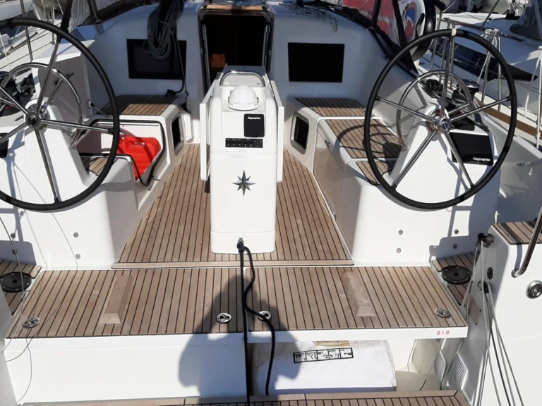 Bootsverleih Jeanneau Sun Odyssey 410 /3cab Bormes-les-Mimosas Samboat