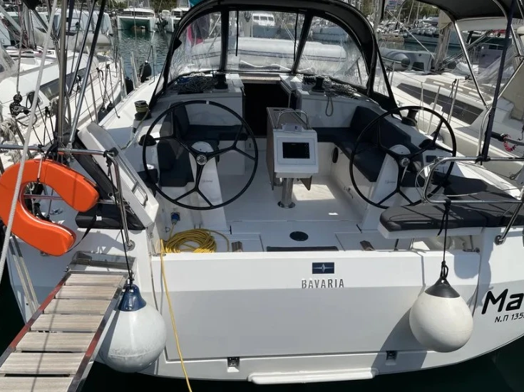 Bavaria Bavaria C42 /3cab mieten Álimos