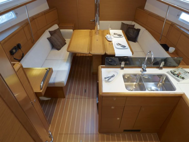 Segelboot mieten in Propriano - Jeanneau Sun Odyssey 389 /3cab