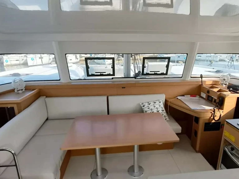 Katamaran mit oder ohne Skipper Excess mieten in Pula