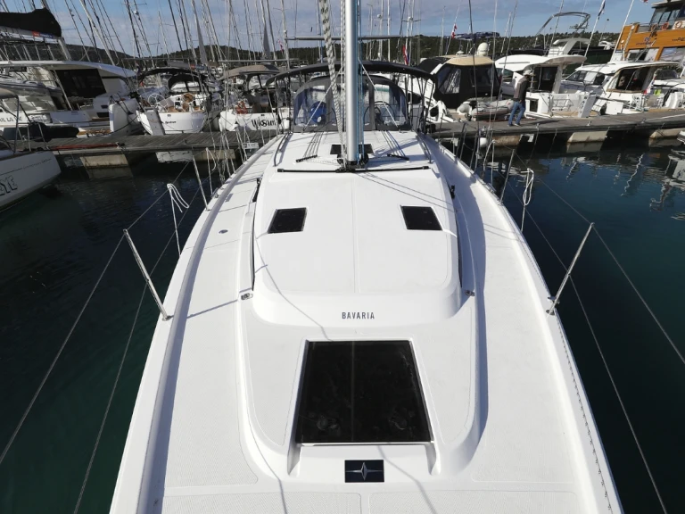 Ein Bavaria Bavaria C42 mieten in Biograd na Moru