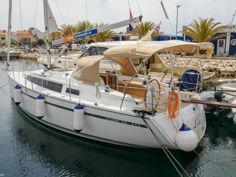 Ein Bavaria Cruiser 34 mieten in Biograd na Moru
