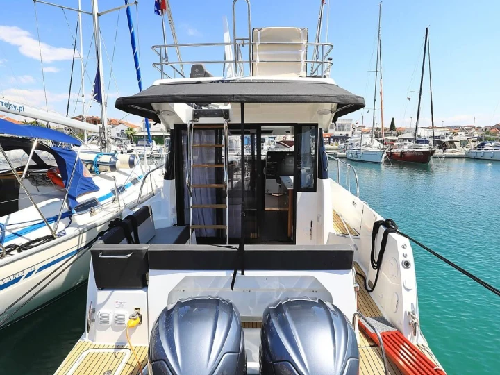 Motorboot mieten in Biograd na Moru zum besten Preis