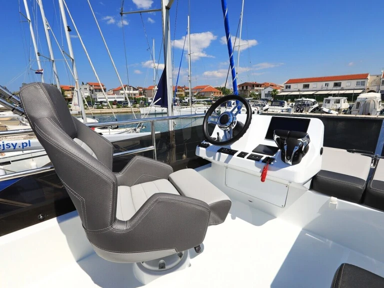 YachtCharter in Biograd na Moru - Jeanneau Merry Fisher 1095 Fly auf SamBoat