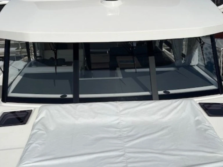 Vermietung Yacht Bénéteau mit Führerschein