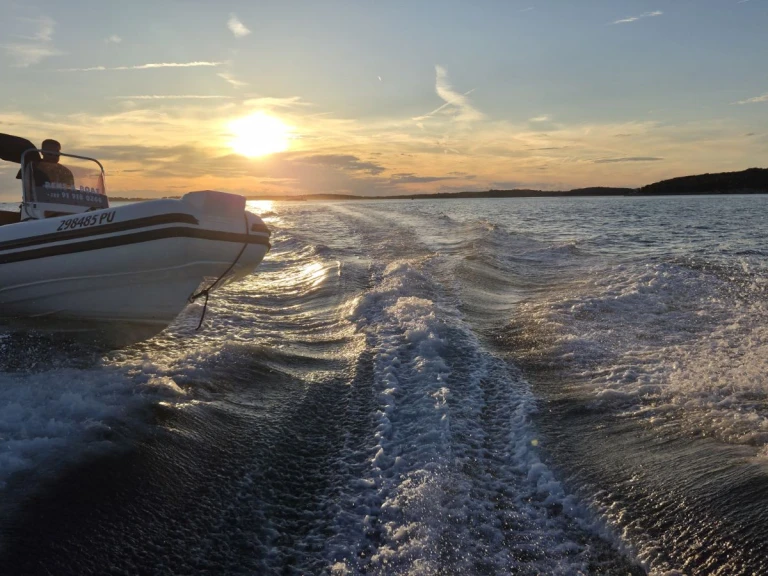 Bootsverleih Tiger Proline 620 Pula Samboat