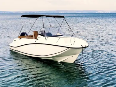 Ein Quicksilver Activ 675 Open mieten in Marseille