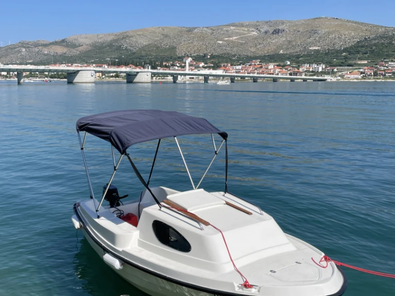 Vermietung Motorboot Adria mit Führerschein