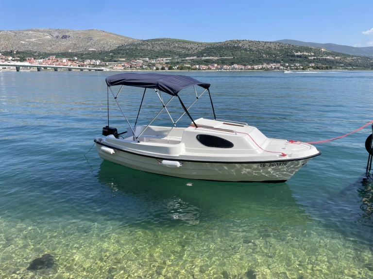 Motorboot mieten in Trogir zum besten Preis