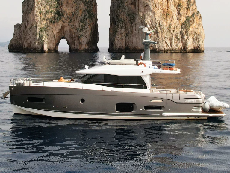 Motorboot mieten in Neapel - Azimut Azimut Magellano 53