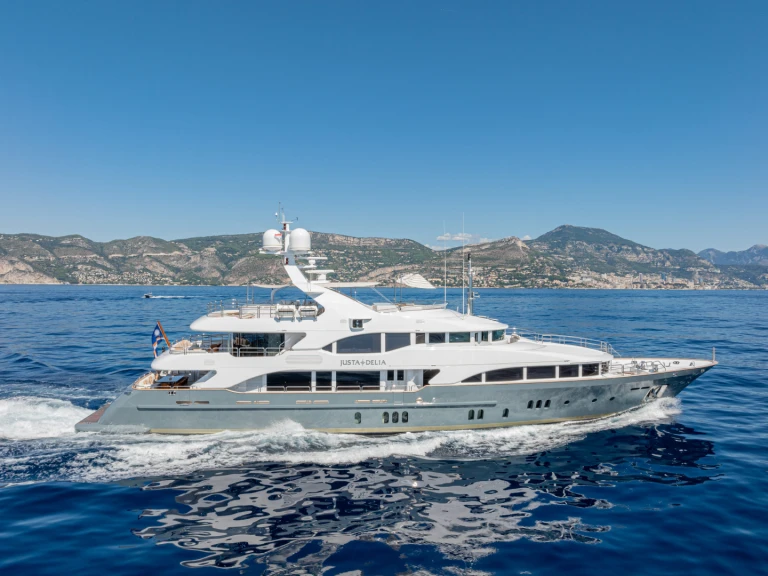 Vermietung Yacht Benetti mit Führerschein