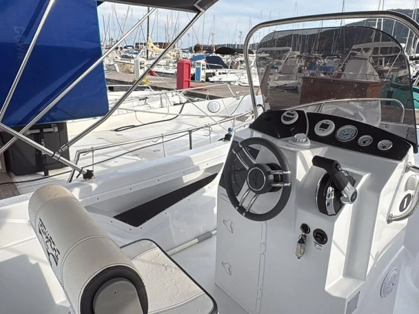Motorboot mit oder ohne Skipper Trimarchi mieten in La Spezia