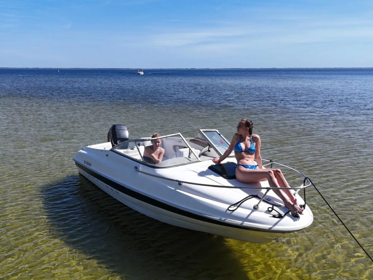 YachtCharter in Biscarrosse - Bayliner Bayliner 1802 Capri Cuddy auf SamBoat