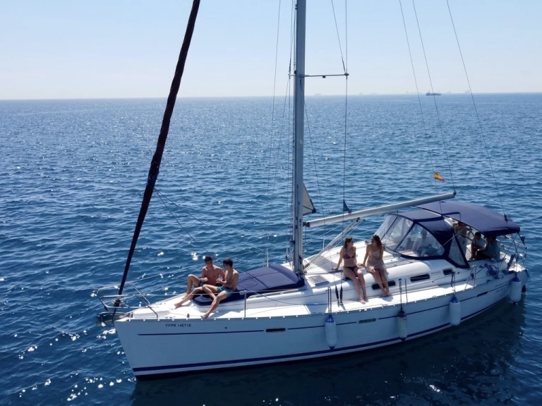 Ein Bénéteau Oceanis 393 Clipper mieten in Barcelona